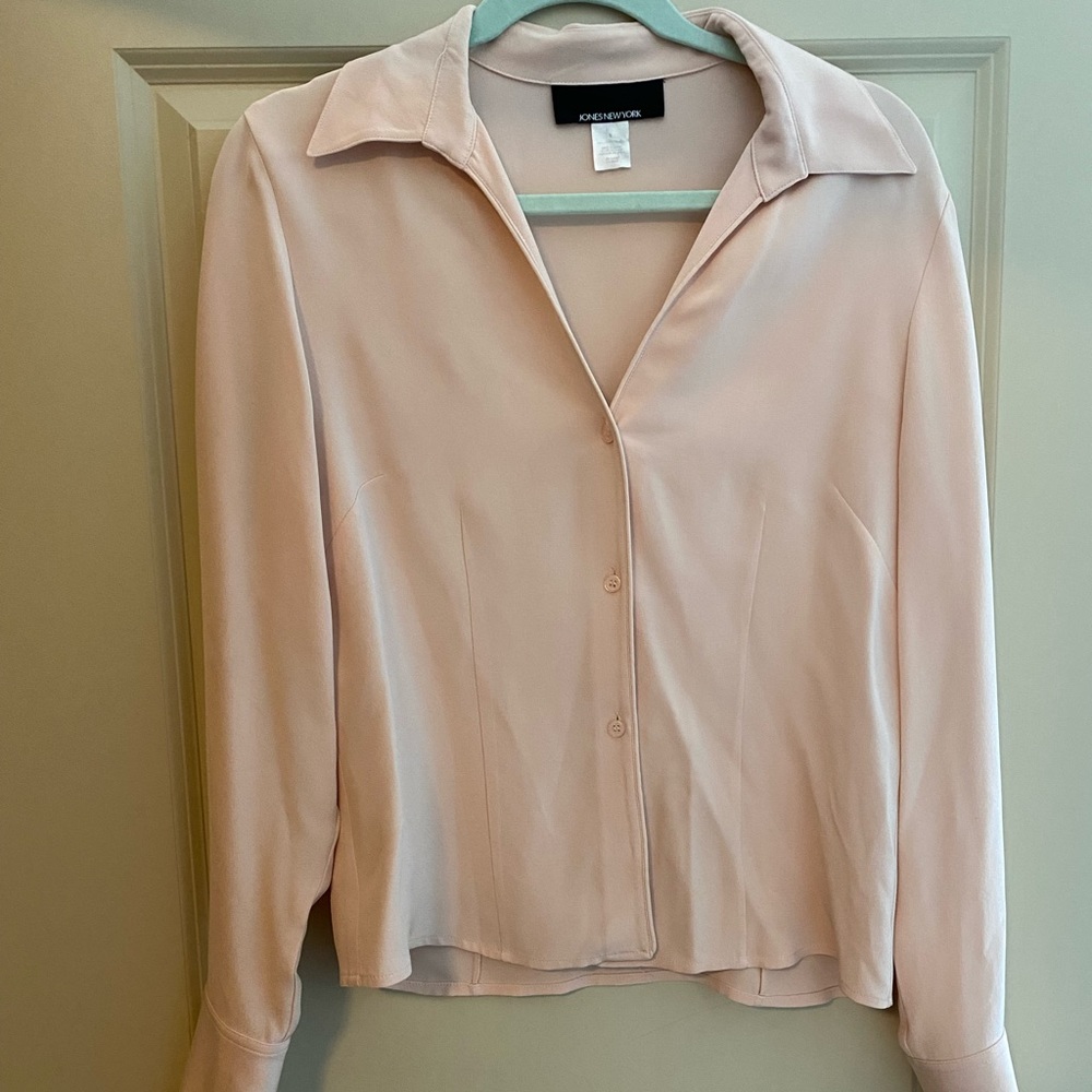 Jones New York Light Pink Silk Blouse — size 8
